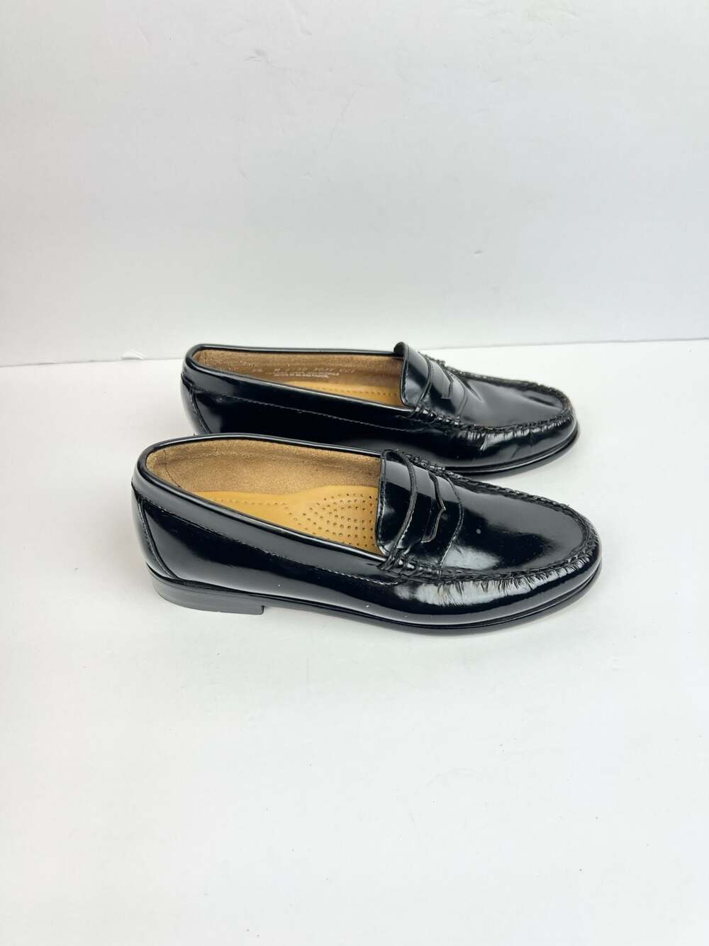 G.H. Bass & Co. Women's Black Patent Leather Weejuns Penny Loafers Size 5.5